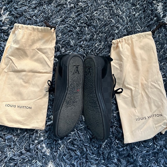 Louis Vuitton Damier Aventure Graphite Sneakers - Picture 4 of 7